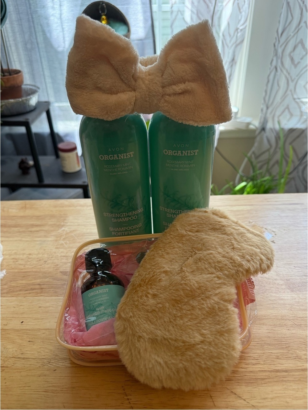 Avon Organist Strengthening Shampoo Gift Set